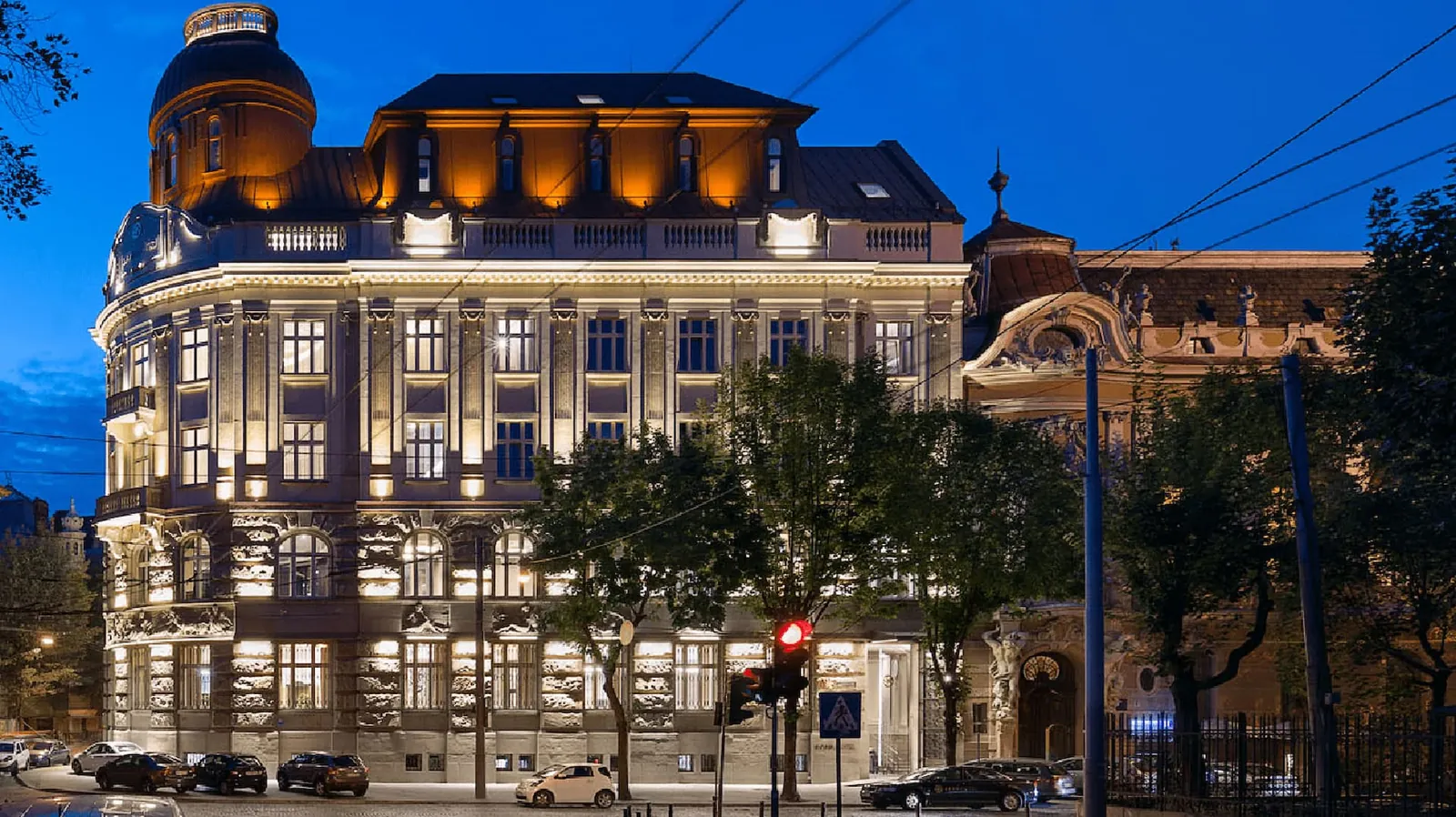 Будівля BANKHOTEL у Львові